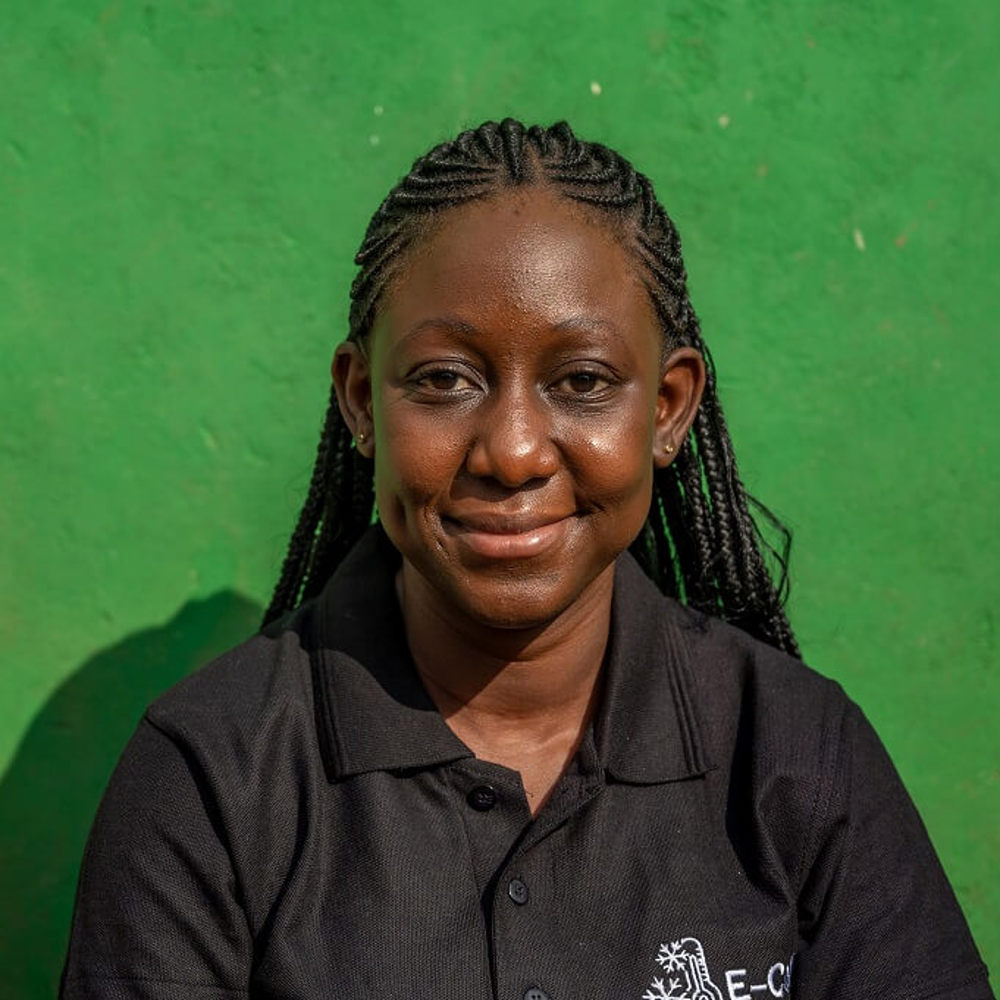 2022 NEW Norah Headshot