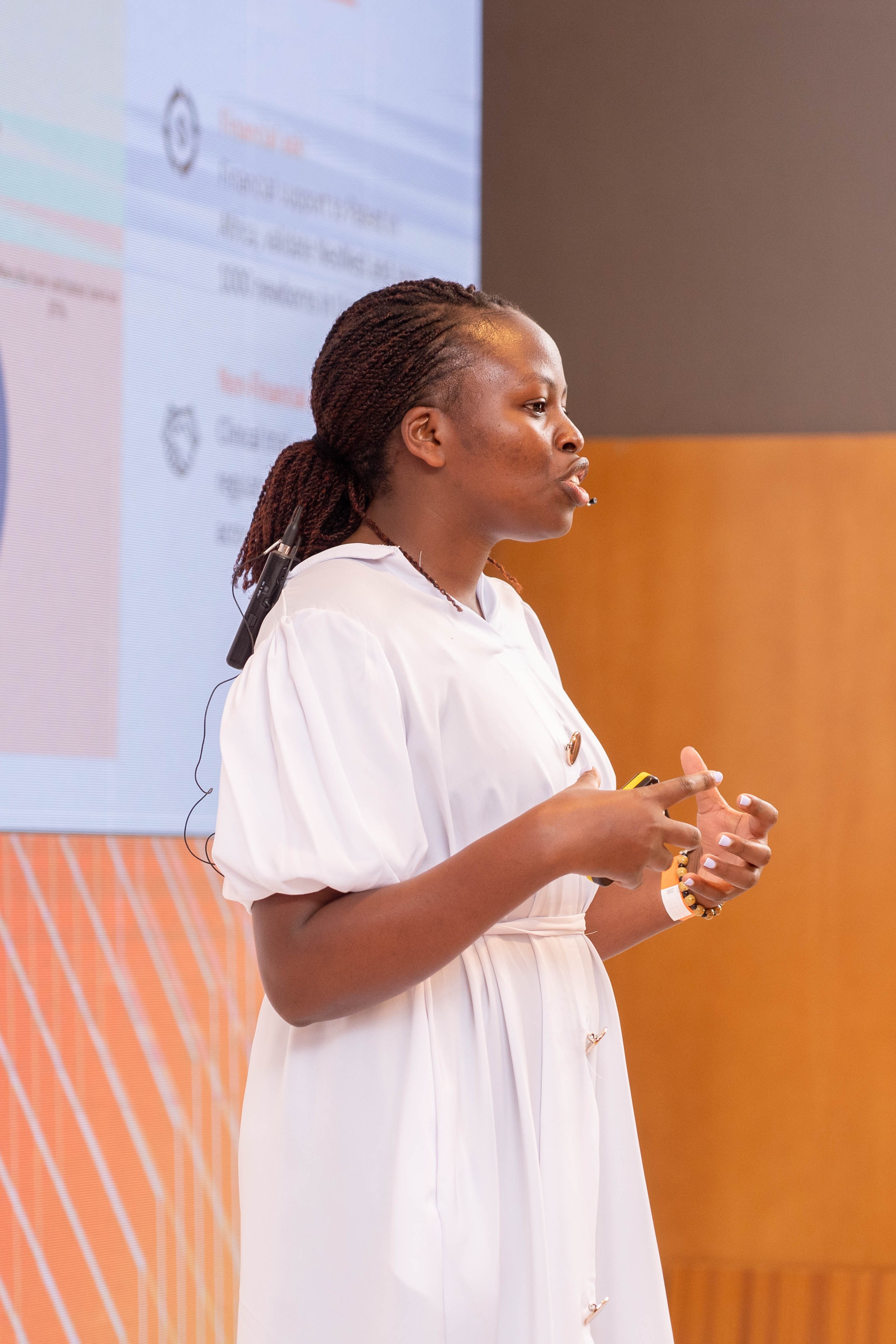 Vivian Arinaitwe, 2025 finalist, during her pitch